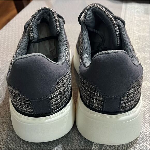 OrthoComfoot Women's Orthopedic Fashion Sneaker - Picture 4 of 7